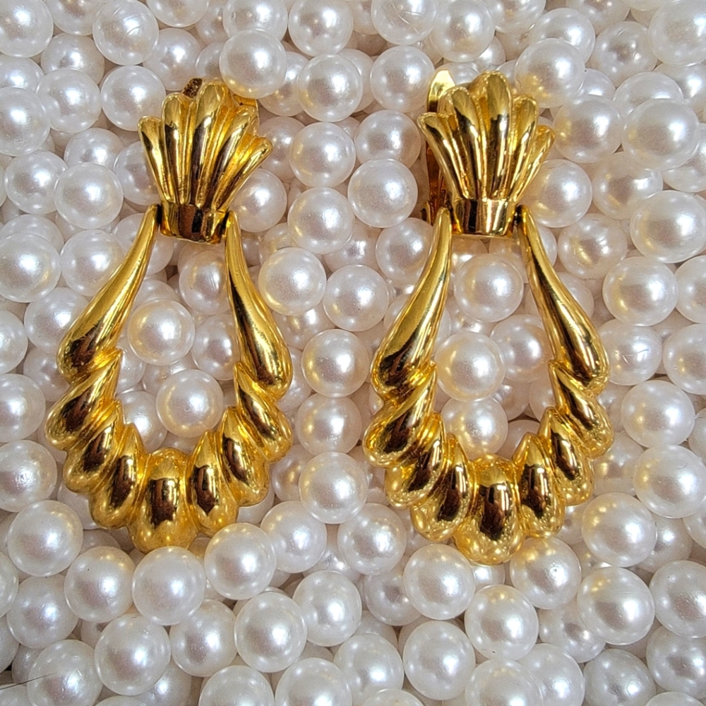Vintage Paolo Gucci Sea Shell Signed Rare Door Knocker Luxurious Earrings